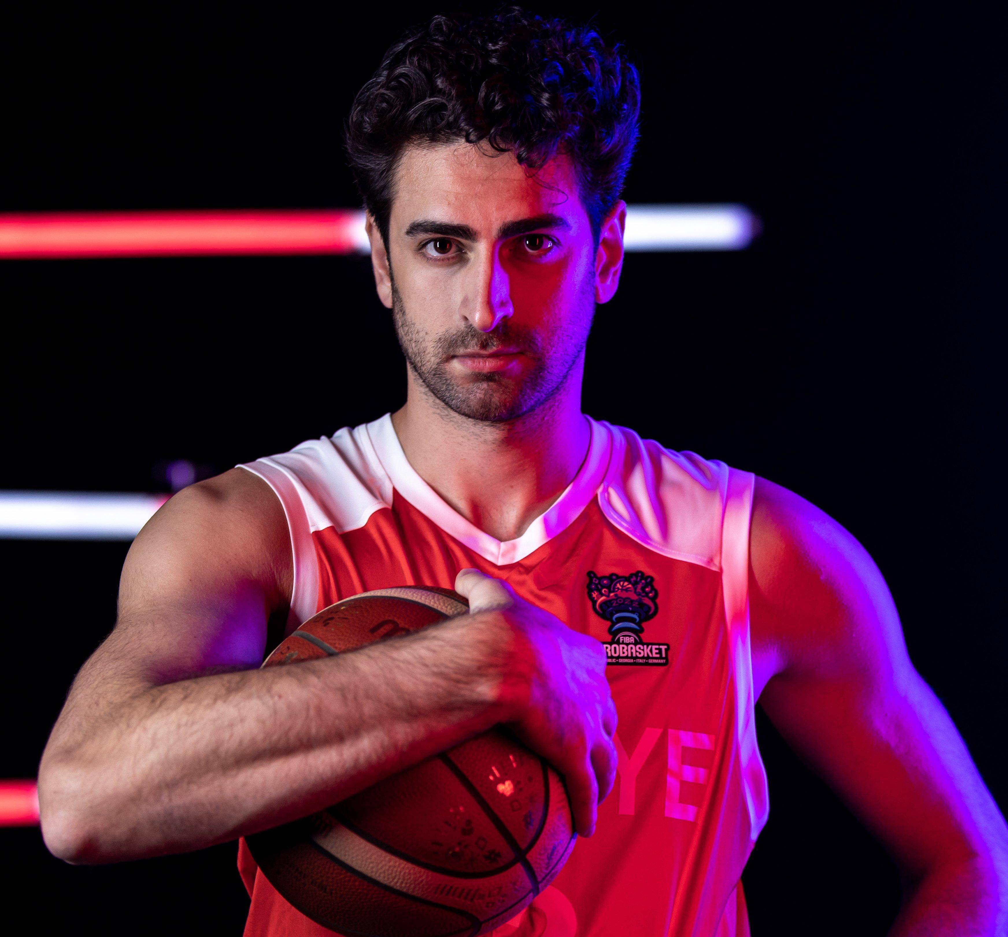 半岛体育全站 - 哈兰德巅峰对决，字母哥与90激战塞尔维亚队分钟，回归赛场胜负难料！